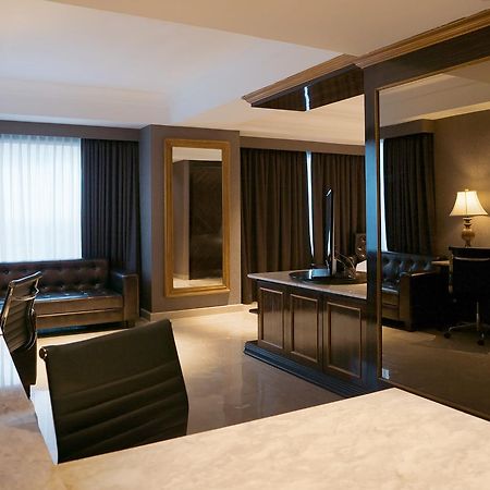 Myko Hotel & Convention Center Makassar Kültér fotó