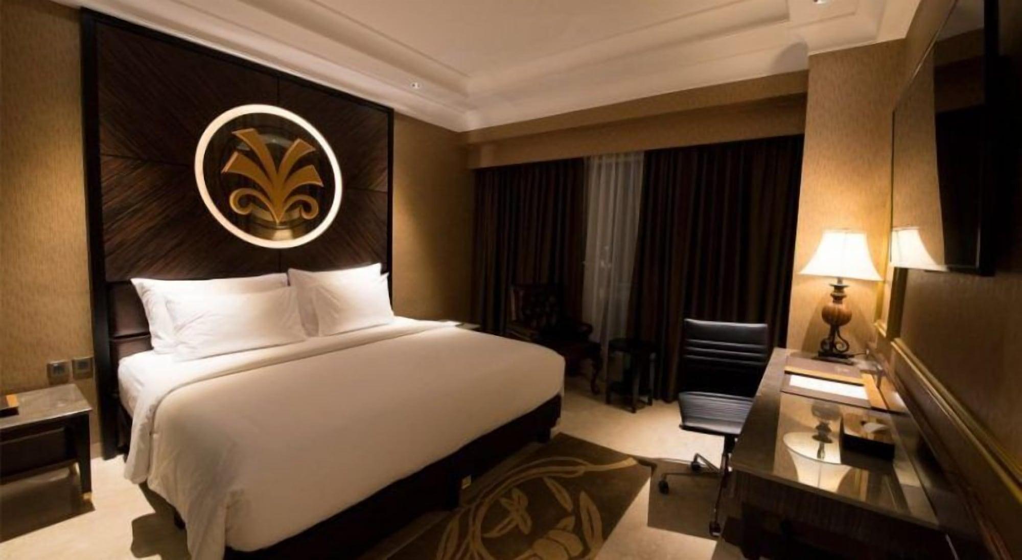 Myko Hotel & Convention Center Makassar Kültér fotó