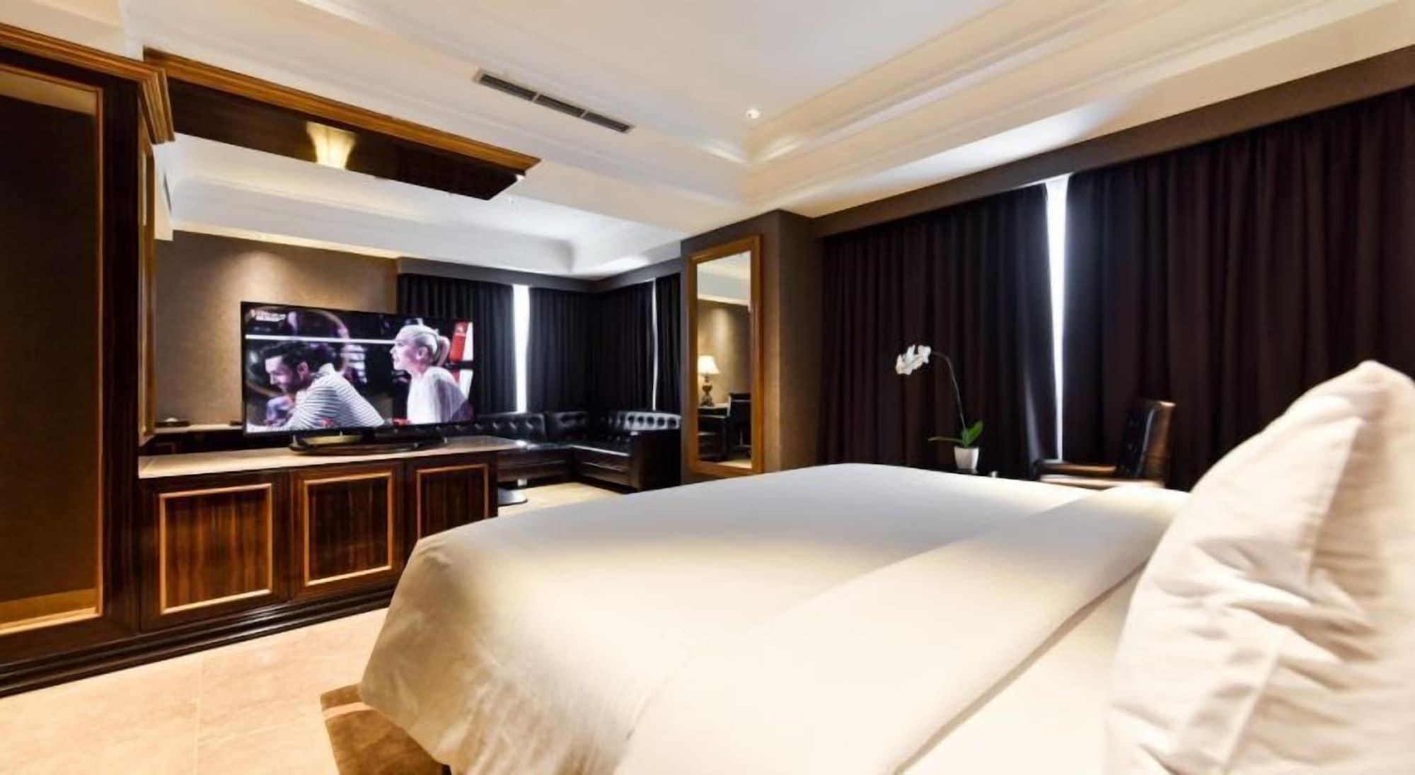 Myko Hotel & Convention Center Makassar Kültér fotó